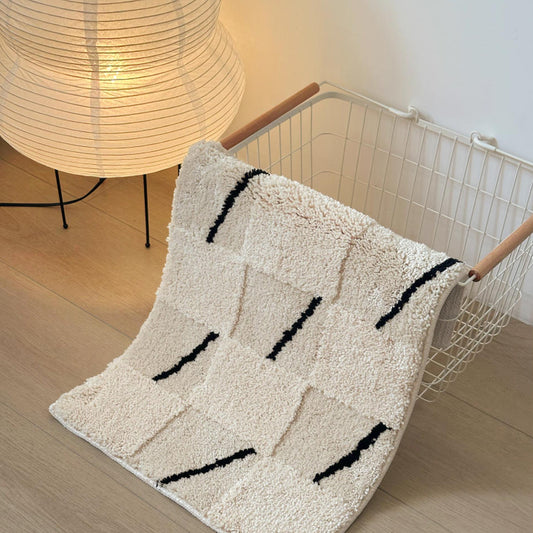 Non-slip bedside blanket